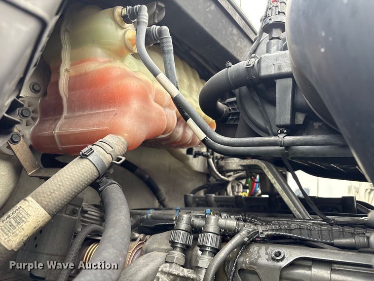 image for item YA1509 2023 Kenworth T680 semi truck