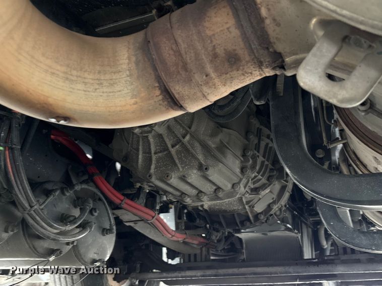 image for item YA1509 2023 Kenworth T680 semi truck