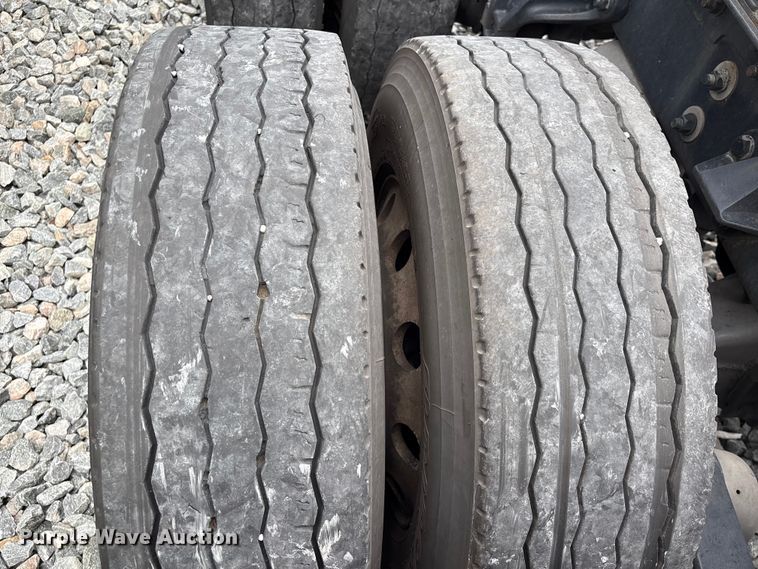 image for item YA1509 2023 Kenworth T680 semi truck