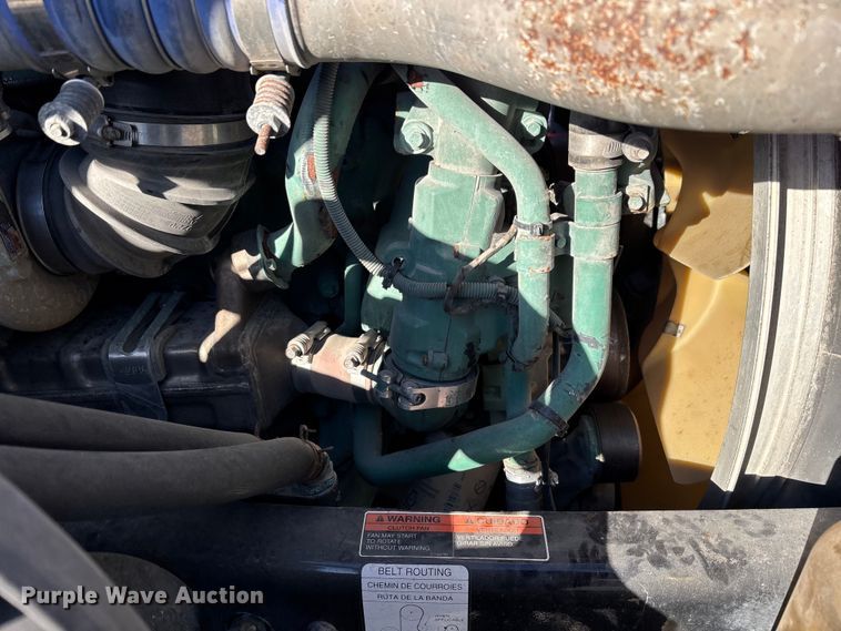 image for item YA1532 2018 Volvo VNL semi truck