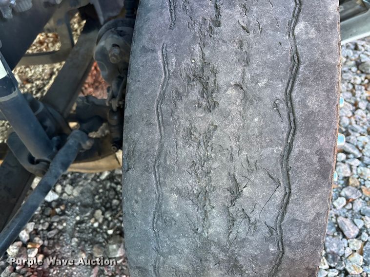 image for item YA1532 2018 Volvo VNL semi truck