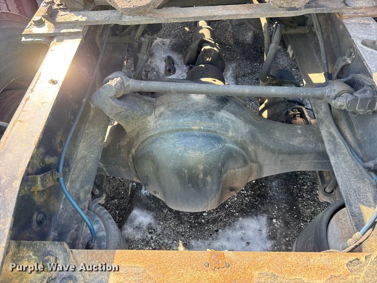 image for item YA1674 2018 Freightliner Cascadia semi truck