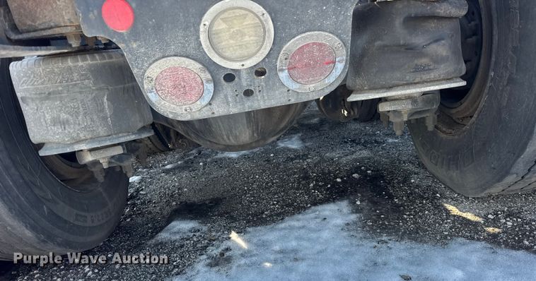 image for item YA1674 2018 Freightliner Cascadia semi truck