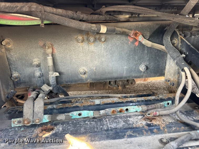 image for item YA1674 2018 Freightliner Cascadia semi truck