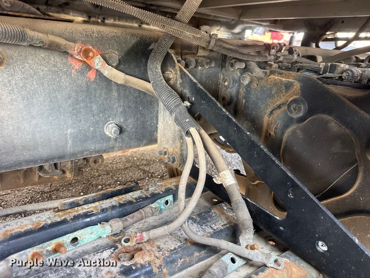 image for item YA1674 2018 Freightliner Cascadia semi truck