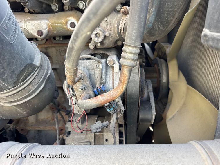 image for item YA1674 2018 Freightliner Cascadia semi truck