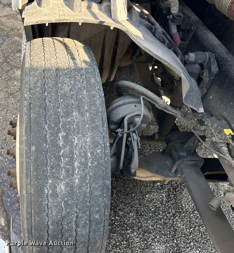 image for item YA1674 2018 Freightliner Cascadia semi truck