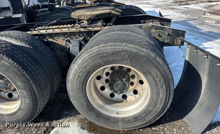 image for item YA1674 2018 Freightliner Cascadia semi truck