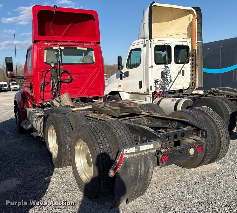image for item YA1689 2018 International LT625 semi truck