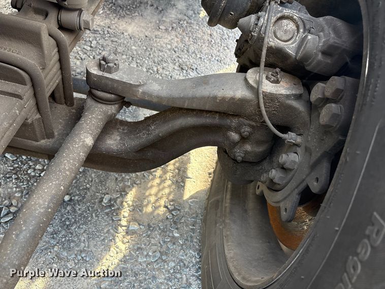 image for item YA1689 2018 International LT625 semi truck