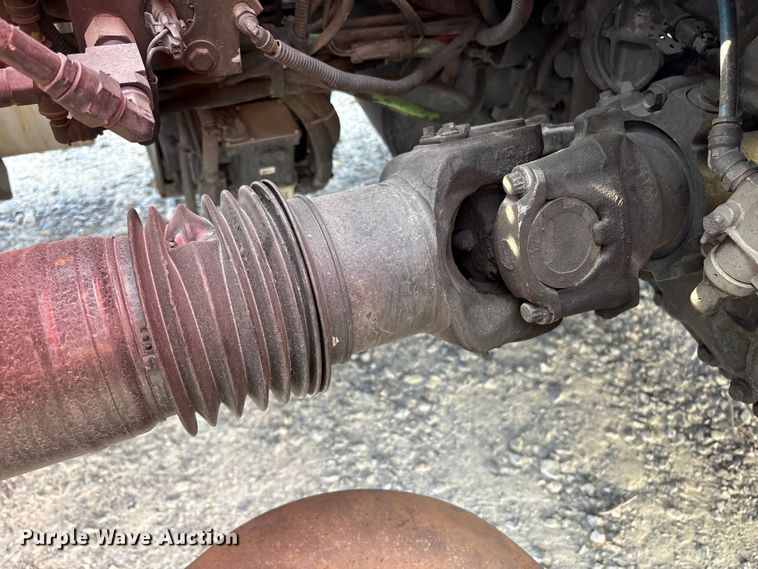 image for item YA1689 2018 International LT625 semi truck