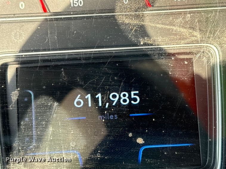 image for item YA1689 2018 International LT625 semi truck