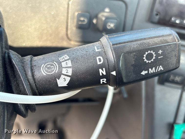 image for item YA1689 2018 International LT625 semi truck