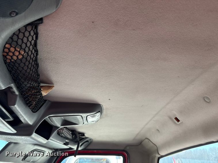 image for item YA1689 2018 International LT625 semi truck