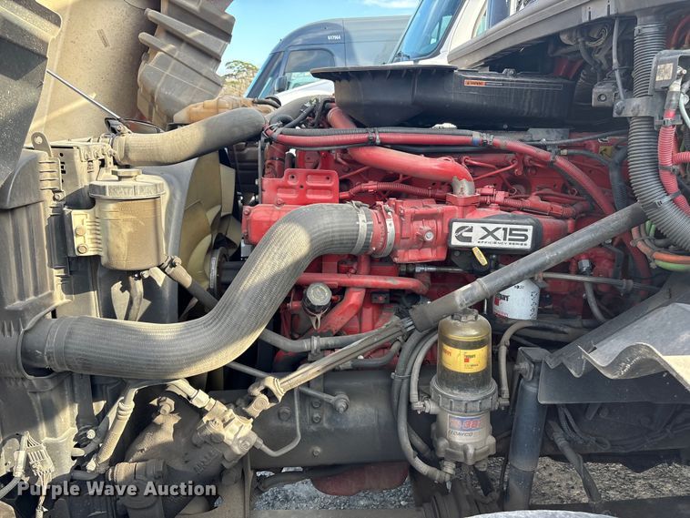 image for item YA1689 2018 International LT625 semi truck