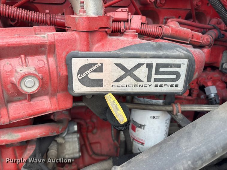 image for item YA1689 2018 International LT625 semi truck