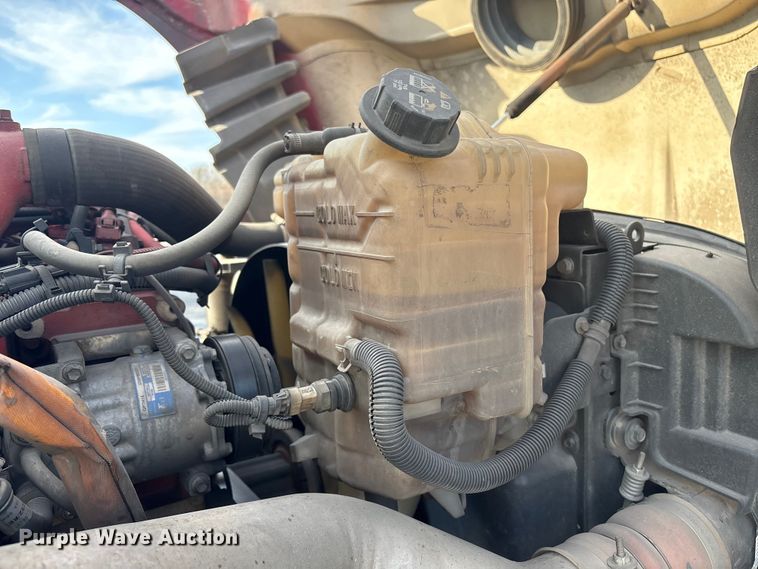 image for item YA1689 2018 International LT625 semi truck