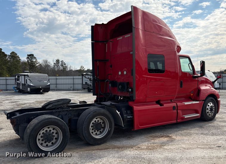 image for item YA1695 2019 International LT625 semi truck