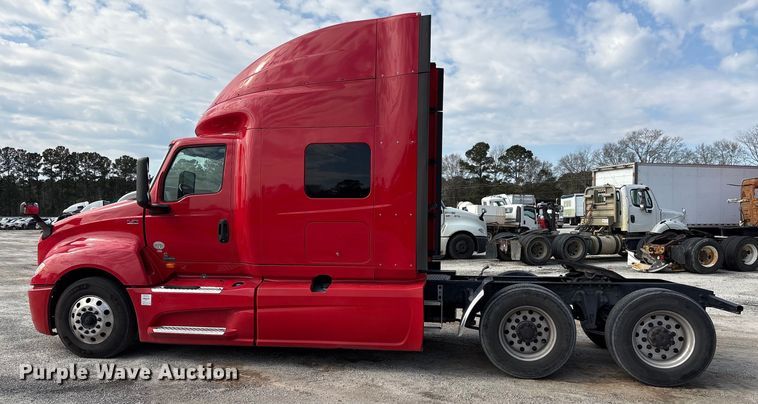 image for item YA1695 2019 International LT625 semi truck