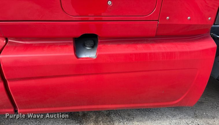 image for item YA1695 2019 International LT625 semi truck