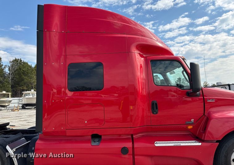 image for item YA1695 2019 International LT625 semi truck