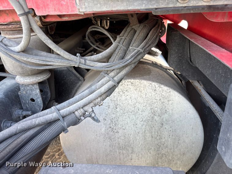 image for item YA1695 2019 International LT625 semi truck