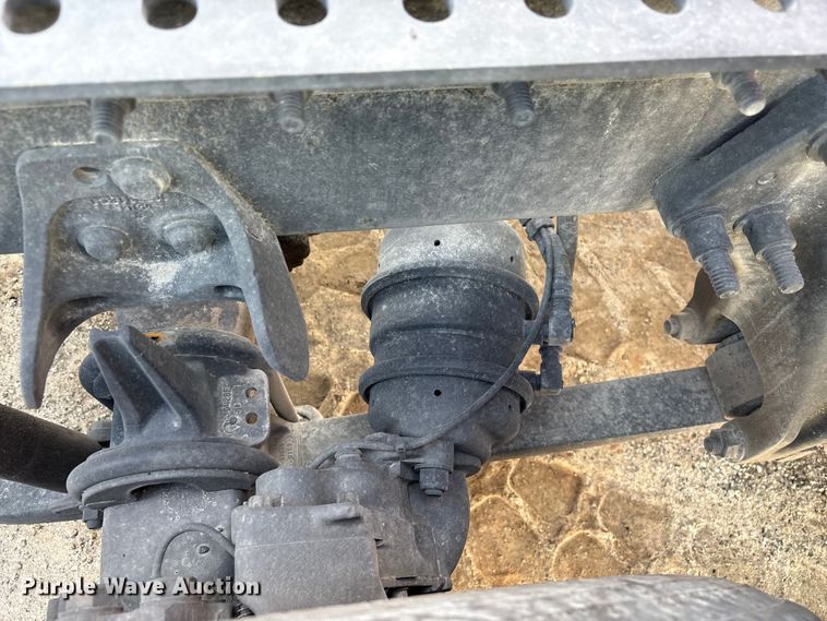 image for item YA1695 2019 International LT625 semi truck