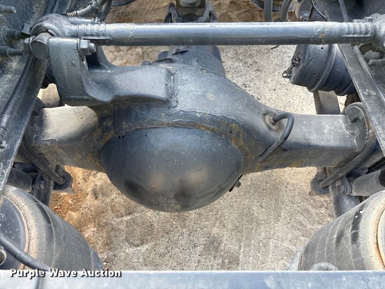 image for item YA1695 2019 International LT625 semi truck