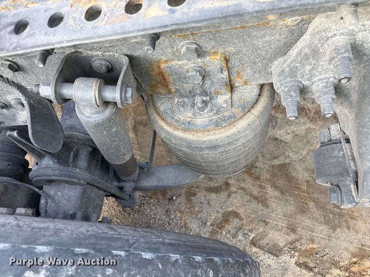 image for item YA1695 2019 International LT625 semi truck