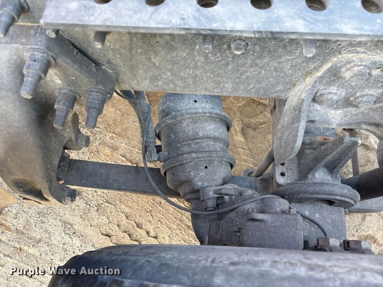 image for item YA1695 2019 International LT625 semi truck