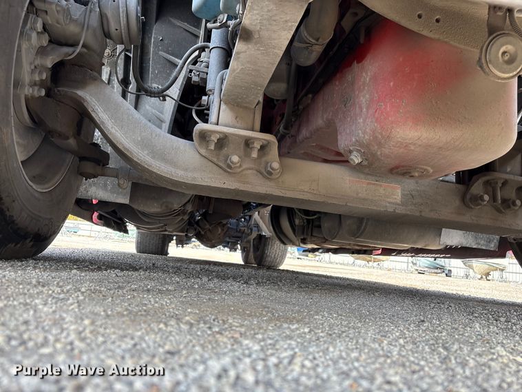 image for item YA1695 2019 International LT625 semi truck