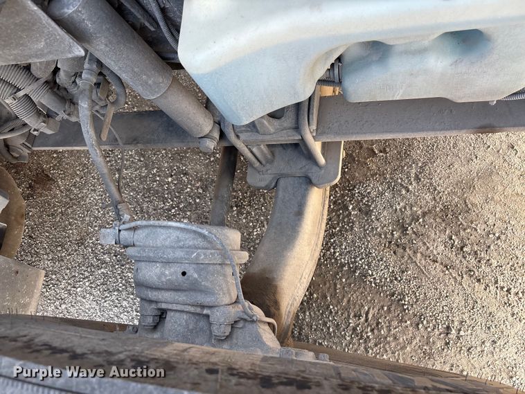 image for item YA1695 2019 International LT625 semi truck