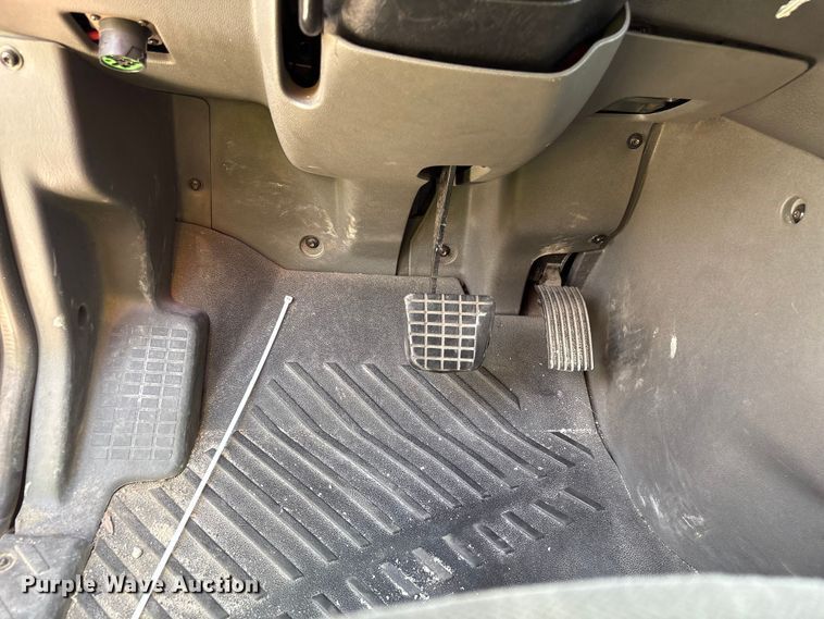 image for item YA1695 2019 International LT625 semi truck