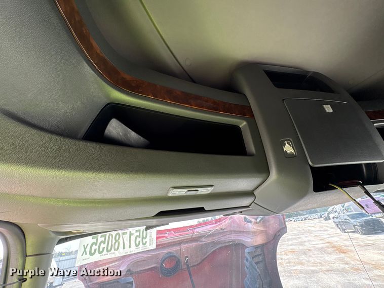 image for item YA1695 2019 International LT625 semi truck