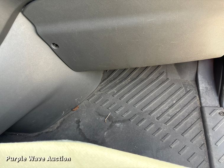 image for item YA1695 2019 International LT625 semi truck