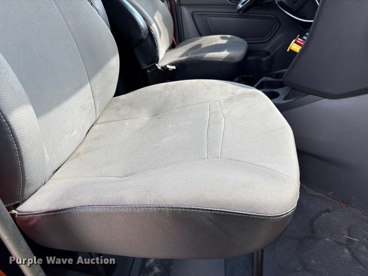 image for item YA1695 2019 International LT625 semi truck