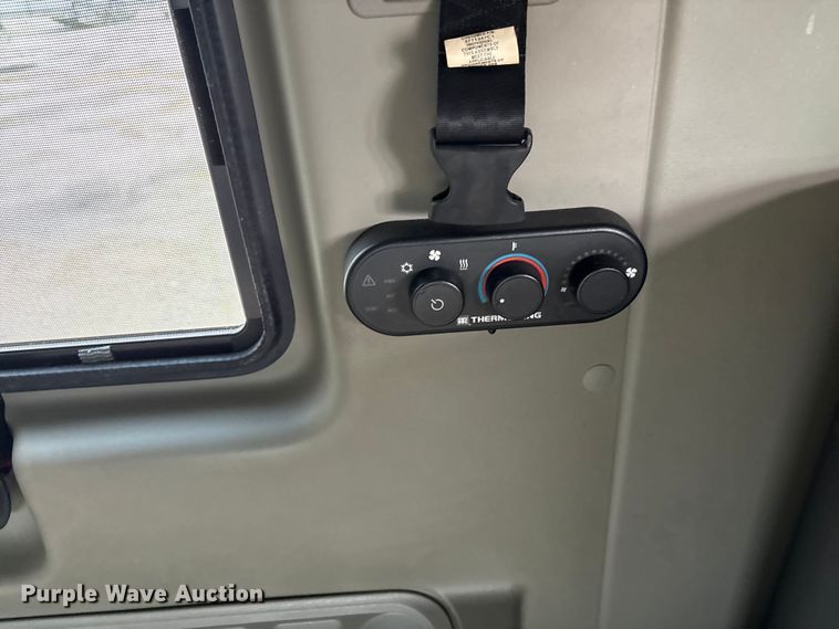 image for item YA1695 2019 International LT625 semi truck