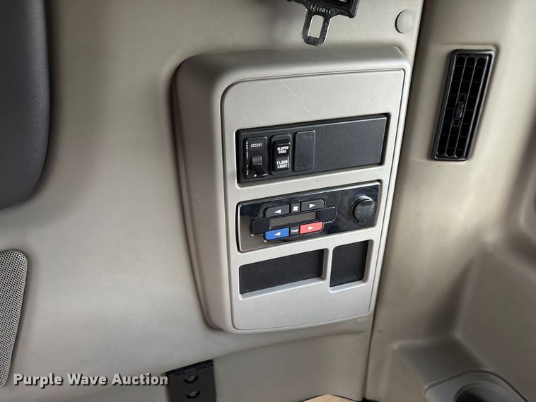 image for item YA1695 2019 International LT625 semi truck