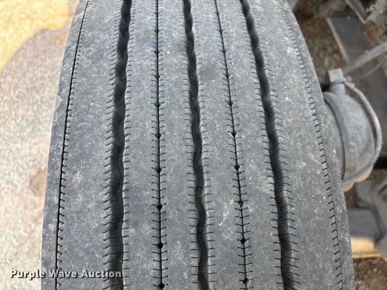 image for item YA1695 2019 International LT625 semi truck