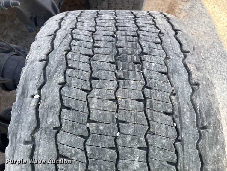 image for item YA1695 2019 International LT625 semi truck