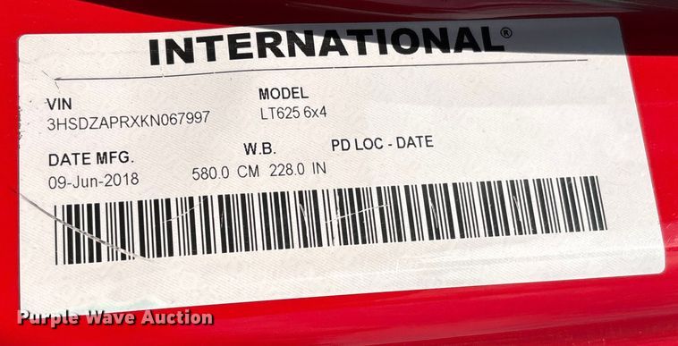 image for item YA1695 2019 International LT625 semi truck