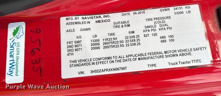 image for item YA1695 2019 International LT625 semi truck