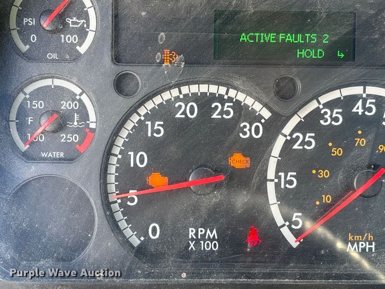 image for item YA1729 2017 Freightliner Cascadia semi truck