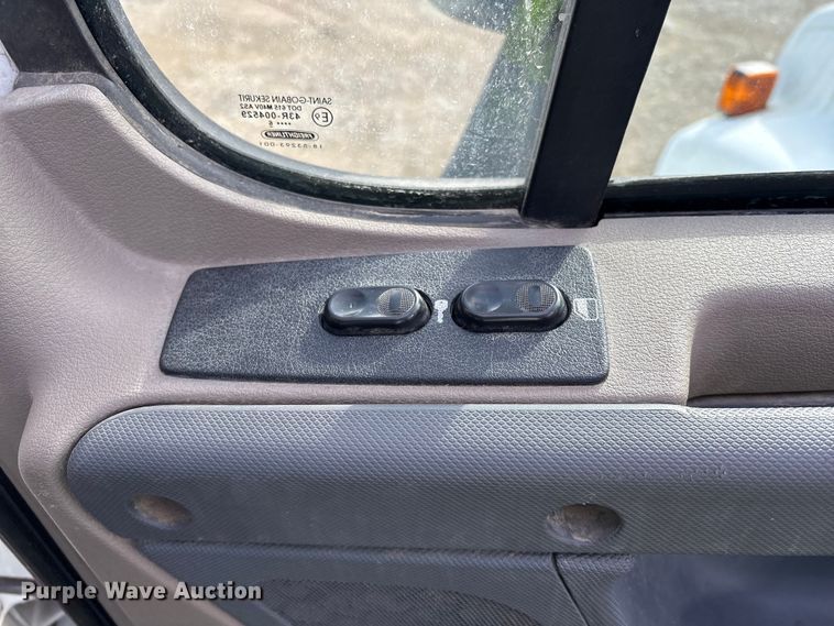 image for item YA1729 2017 Freightliner Cascadia semi truck