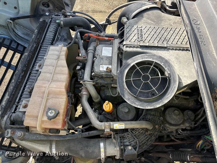 image for item YA1729 2017 Freightliner Cascadia semi truck