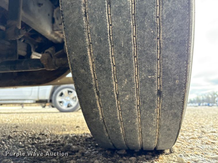 image for item YA1729 2017 Freightliner Cascadia semi truck