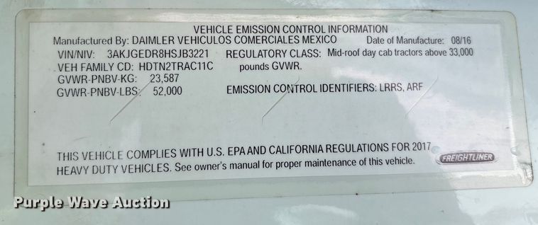 image for item YA1729 2017 Freightliner Cascadia semi truck