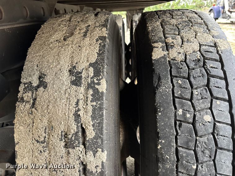 image for item YA1739 2023 Utility VS2RA refrigerated van trailer