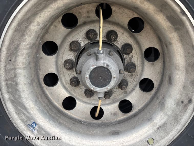 image for item YA1739 2023 Utility VS2RA refrigerated van trailer