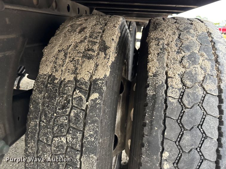 image for item YA1739 2023 Utility VS2RA refrigerated van trailer